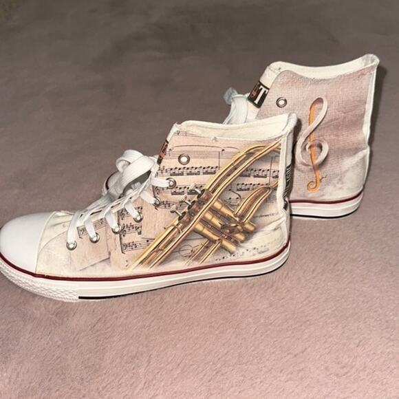 Unique Trumpet Converse Style High Tops NWOT - Picture 1 of 7